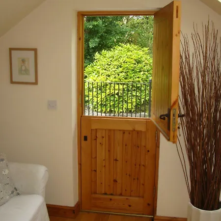 The - Bankwood House *