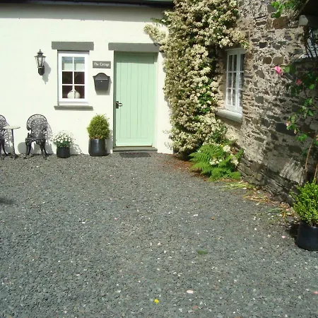 The - Bankwood House *